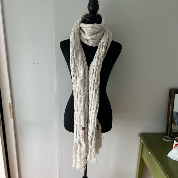 2 for $20. Bickley & Mitchell 88” cable knit scarf in Linen.. NWT - Picture 7 of 7